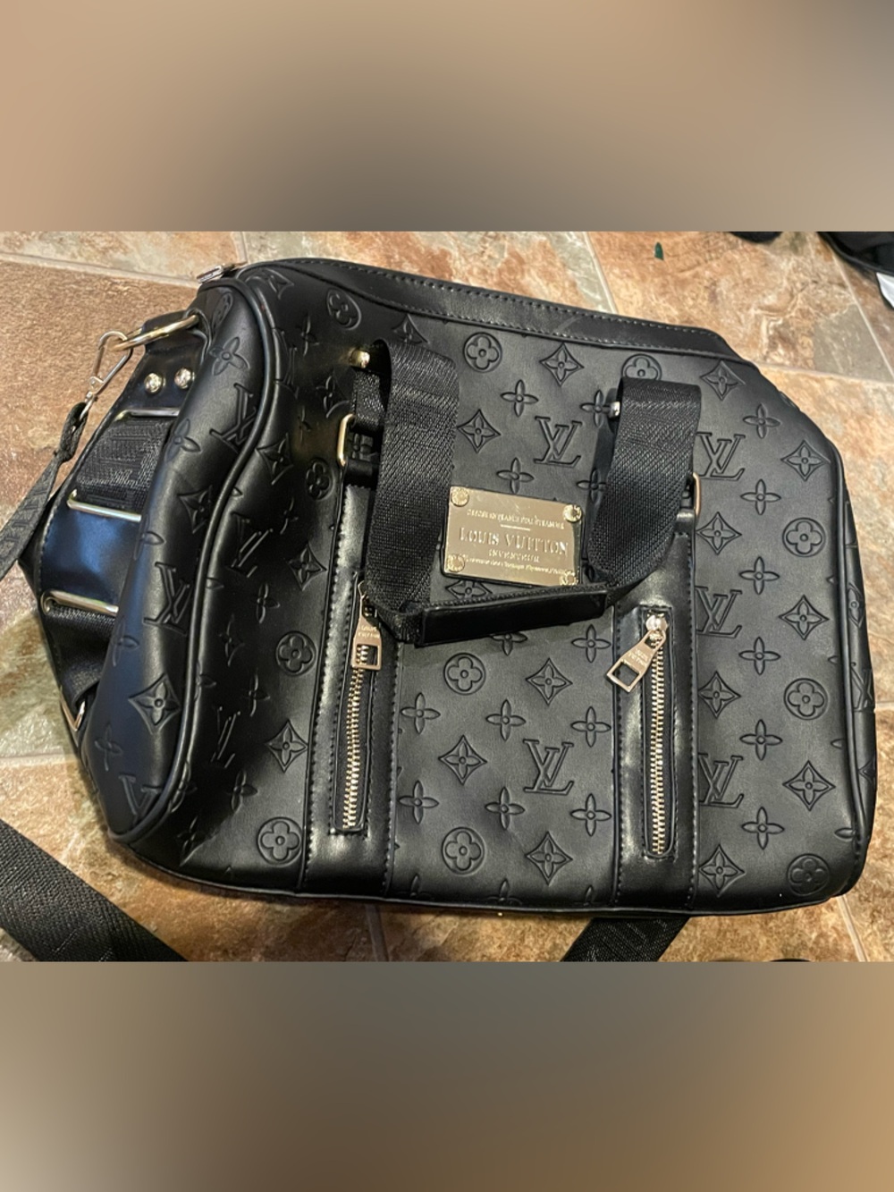 LVee monogram logo messenger bag purse crossbody really sharp 🔥🔥💕